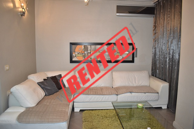 Apartament 2+1 me qira tek Komuna e  Parisit ne Tirane